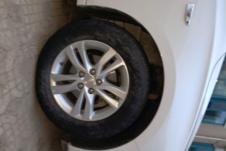 Used Chevrolet Cavalier 2018 320 Automatic Enjoyment Sunroof Edition Right Front Wheel Hub