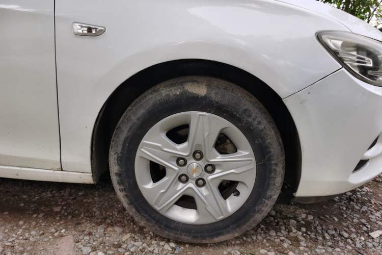 Used Chevrolet Cavalier 2018 320 Automatic Enjoyment Sunroof Edition Right Front Wheel Hub