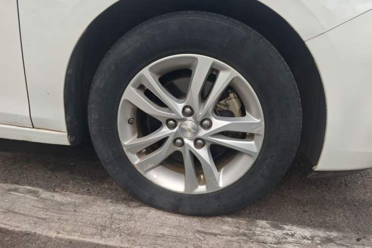 Used Chevrolet Cavalier 2018 320 Manual Xinyue Edition Right Front Wheel Hub