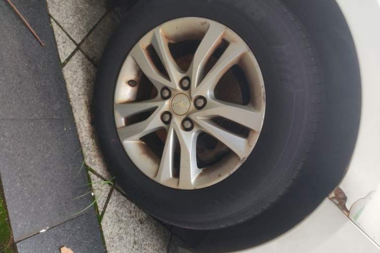 Used Chevrolet Cavalier 2018 320 Automatic Xinyue Edition Right Front Wheel Hub