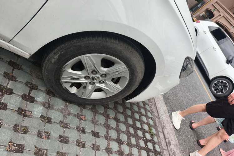 Used Chevrolet Cavalier 2018 320 Automatic Enjoyment Edition Right Front Wheel Hub