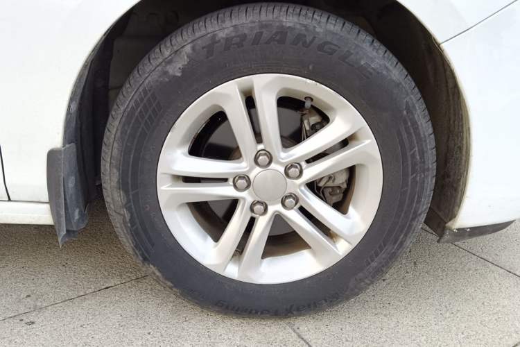 Used Chevrolet Cavalier 2018 320 Manual Enjoyment Edition Right Front Wheel Hub
