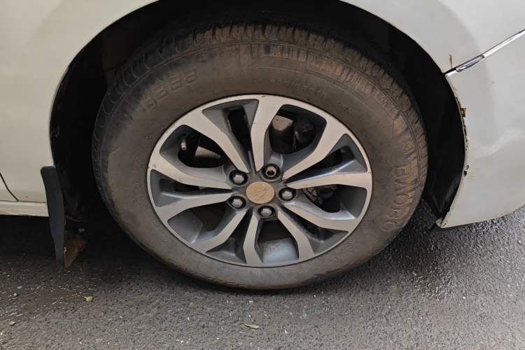 Used Chevrolet Cavalier 2018 320 Automatic Enjoyment Sunroof Edition Right Front Wheel Hub