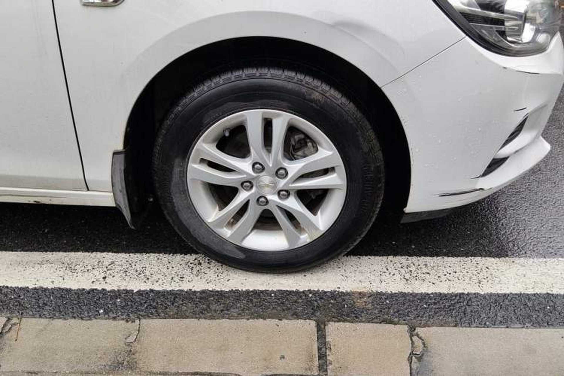 Used Chevrolet Cavalier 2018 320 Automatic Xinyue Edition Right Front Wheel Hub