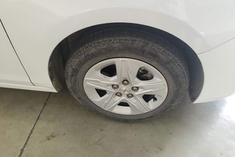 Used Chevrolet Cavalier 2018 320 Automatic Enjoyment Sunroof Edition Right Front Wheel Hub