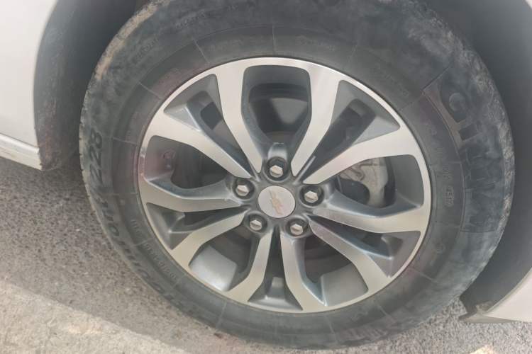 Used Chevrolet Cavalier 2018 320 Automatic Enjoyment Sunroof Edition Right Front Wheel Hub