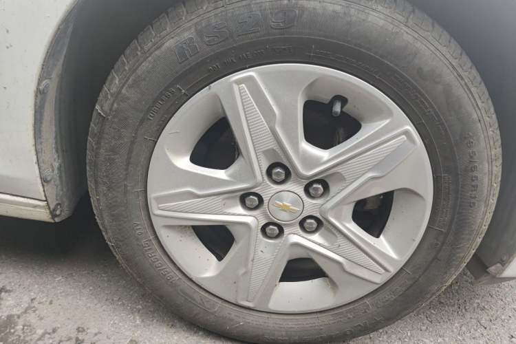 Used Chevrolet Cavalier 2018 320 Automatic Enjoyment Sunroof Edition Right Front Wheel Hub