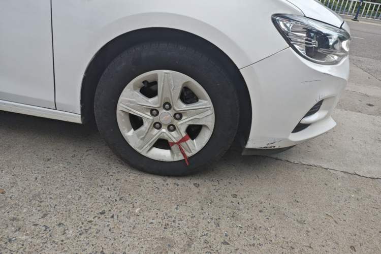 Used Chevrolet Cavalier 2018 320 Automatic Enjoyment Sunroof Edition Right Front Wheel Hub