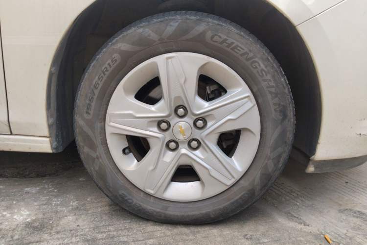 Used Chevrolet Cavalier 2018 320 Automatic Enjoyment Sunroof Edition Right Front Wheel Hub