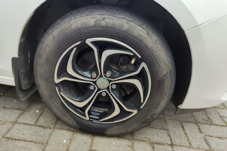 Used Chevrolet Cavalier 2018 320 Automatic Enjoyment Sunroof Edition Right Front Wheel Hub