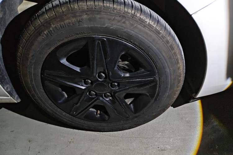 Used Chevrolet Cavalier 2018 320 Automatic Enjoyment Sunroof Edition Right Front Wheel Hub