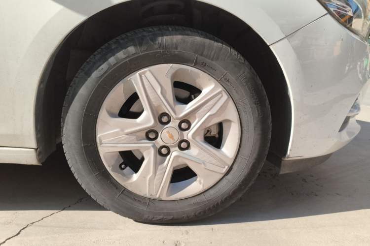 Used Chevrolet Cavalier 2018 320 Automatic Enjoyment Sunroof Edition Right Front Wheel Hub