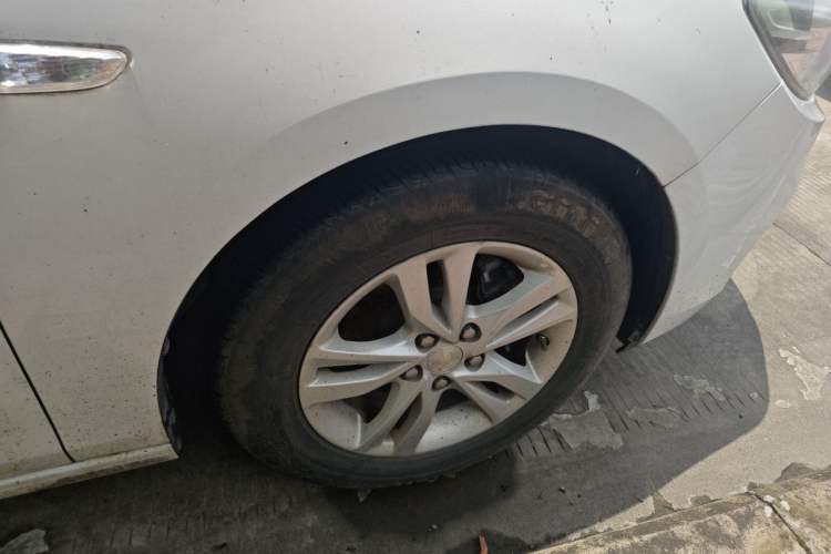 Used Chevrolet Cavalier 2018 320 Manual Xinyue Edition Right Front Wheel Hub
