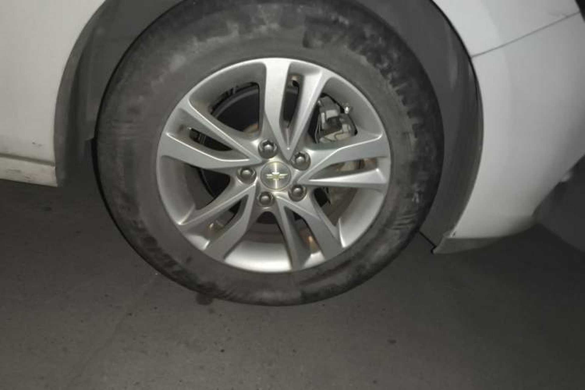 Used Chevrolet Cavalier 2018 320 Automatic Xinyue Edition Right Front Wheel Hub