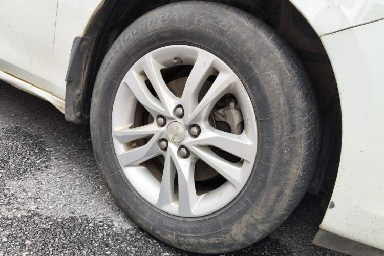 Used Chevrolet Cavalier 2018 320 Automatic Xinyue Edition Right Front Wheel Hub