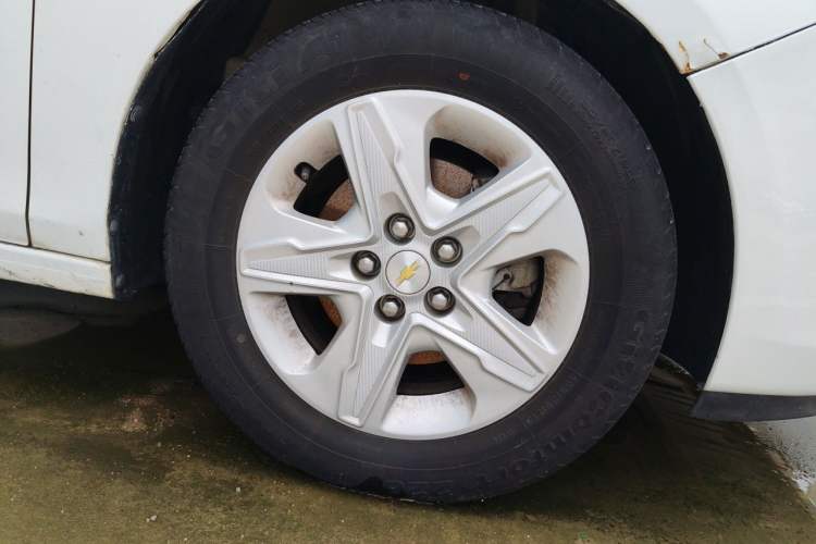 Used Chevrolet Cavalier 2018 320 Automatic Enjoyment Sunroof Edition Right Front Wheel Hub