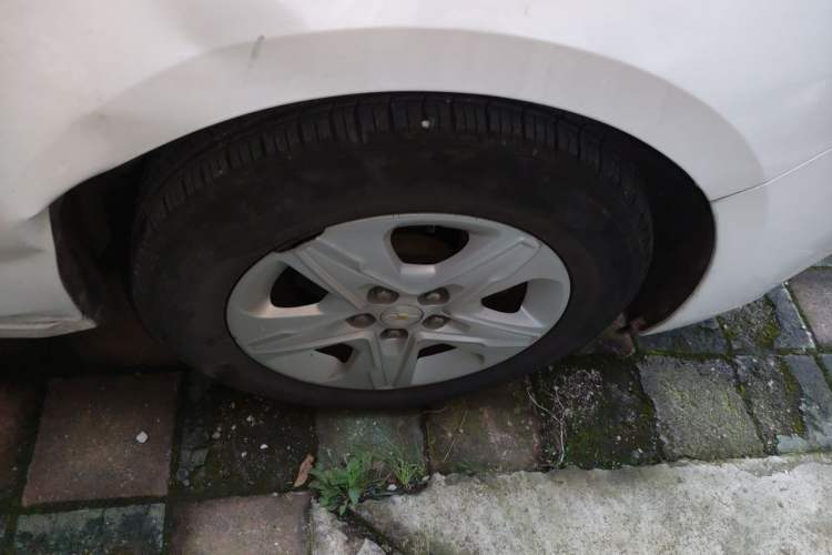 Used Chevrolet Cavalier 2018 320 Automatic Enjoyment Sunroof Edition Right Front Wheel Hub