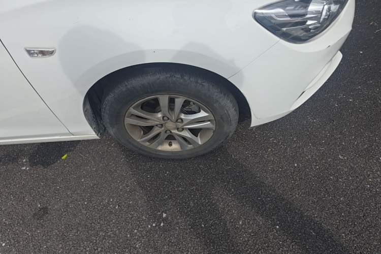 Used Chevrolet Cavalier 2018 320 Automatic Xinyue Edition Right Front Wheel Hub