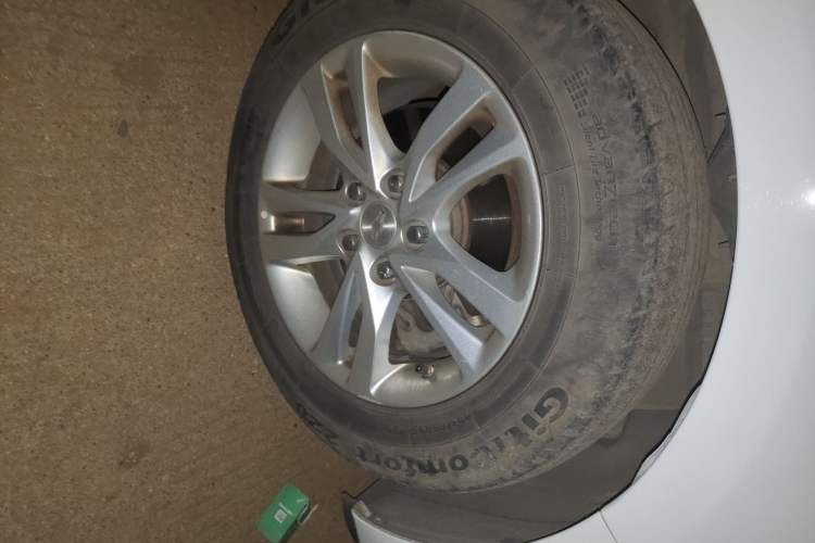 Used Chevrolet Cavalier 2018 320 Automatic Xinyue Edition Right Front Wheel Hub