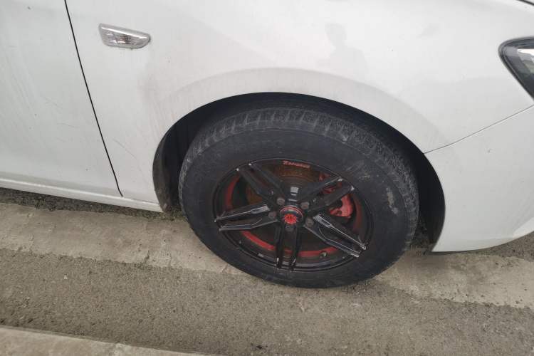 Used Chevrolet Cavalier 2018 320 Automatic Xinyue Edition Right Front Wheel Hub