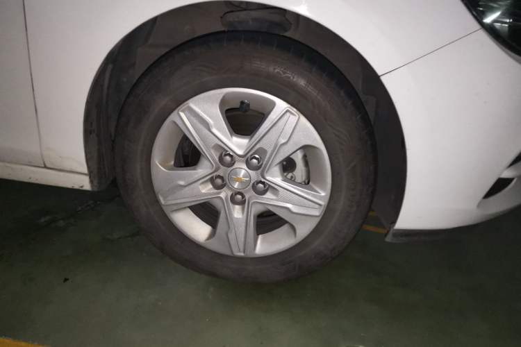 Used Chevrolet Cavalier 2018 320 Automatic Enjoyment Sunroof Edition Right Front Wheel Hub