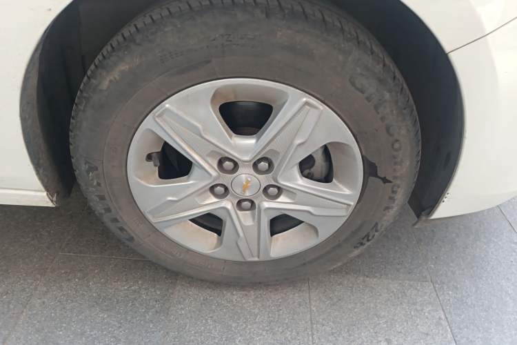 Used Chevrolet Cavalier 2018 320 Automatic Enjoyment Sunroof Edition Right Front Wheel Hub
