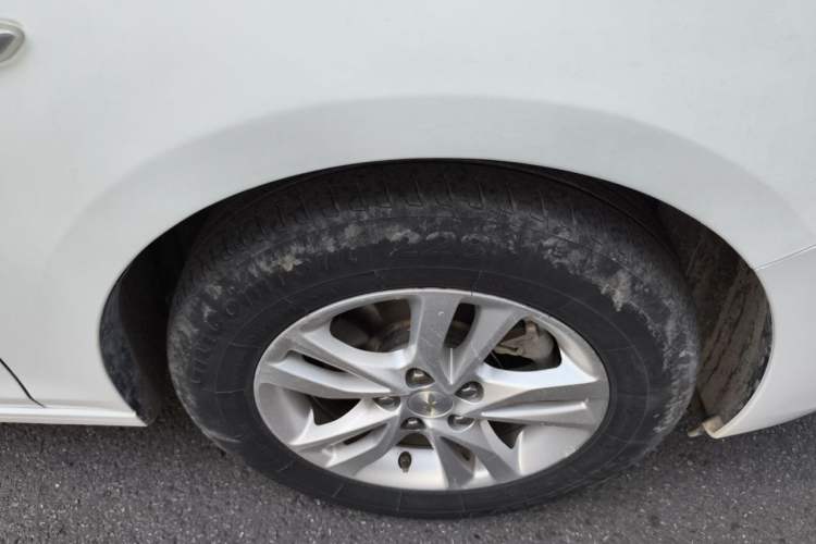 Used Chevrolet Cavalier 2018 320 Automatic Xinyue Edition Right Front Wheel Hub