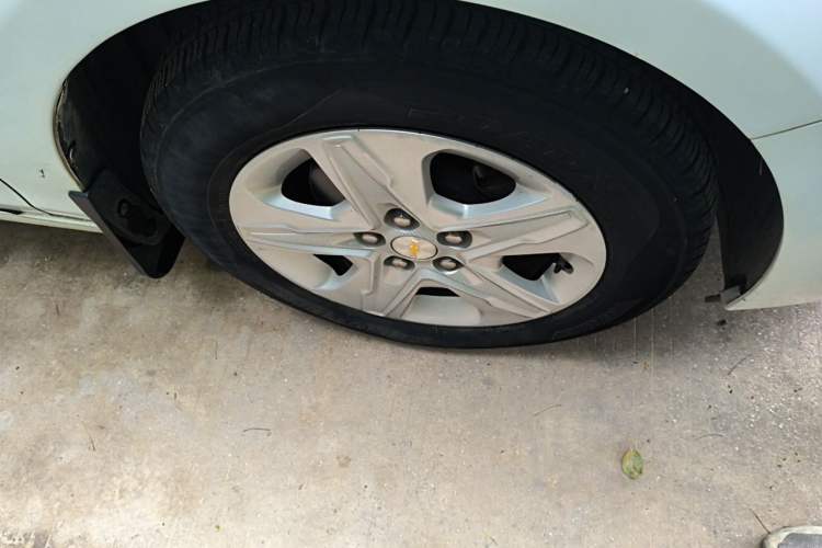 Used Chevrolet Cavalier 2018 320 Automatic Enjoyment Sunroof Edition Right Front Wheel Hub