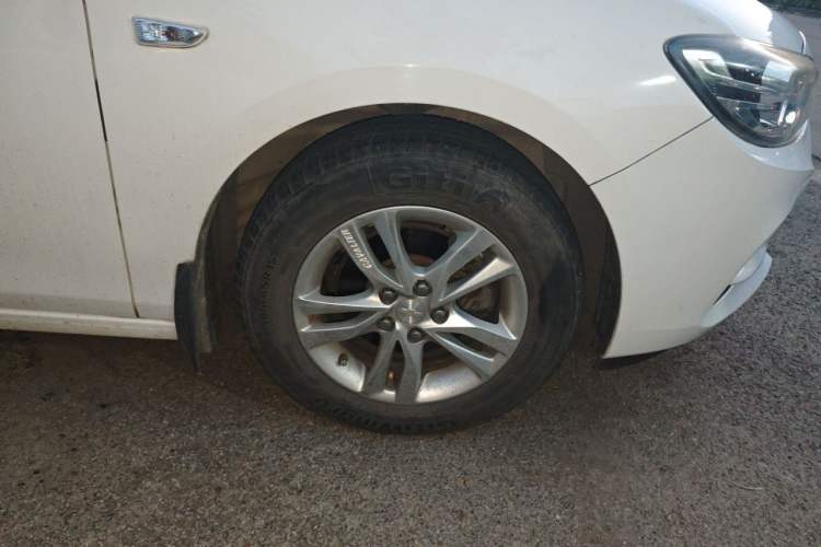 Used Chevrolet Cavalier 2018 320 Automatic Xinyue Edition Right Front Wheel Hub
