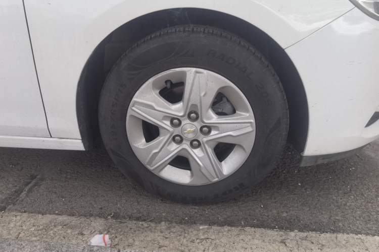 Used Chevrolet Cavalier 2018 320 Automatic Enjoyment Sunroof Edition Right Front Wheel Hub