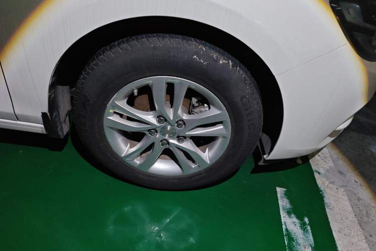 Used Chevrolet Cavalier 2018 320 Automatic Enjoyment Edition Right Front Wheel Hub