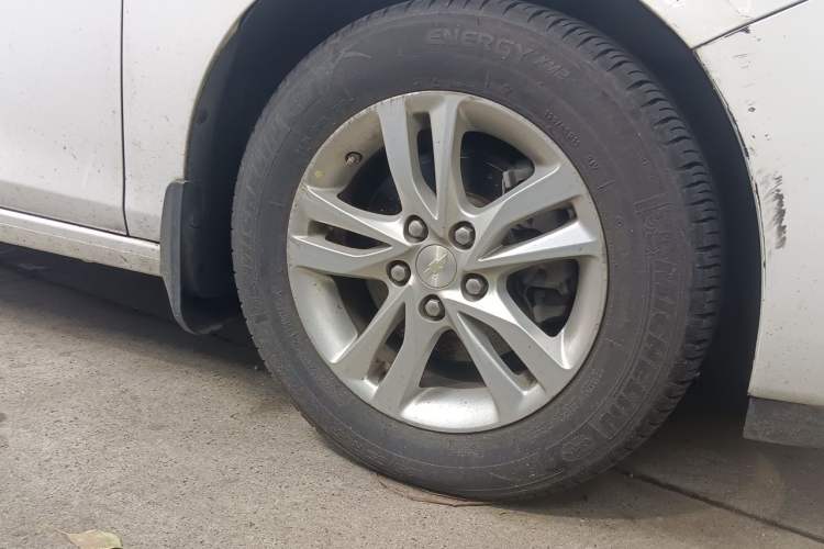 Used Chevrolet Cavalier 2018 320 Automatic Xinyue Edition Right Front Wheel Hub