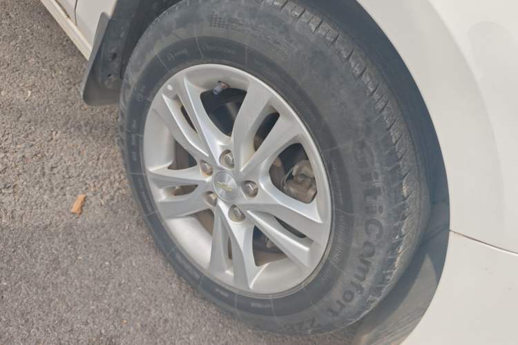 Used Chevrolet Cavalier 2018 320 Manual Xinyue Edition Right Front Wheel Hub
