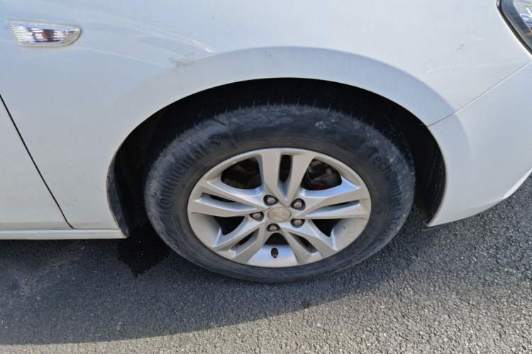 Used Chevrolet Cavalier 2018 320 Automatic Xinyue Edition Right Front Wheel Hub