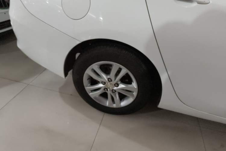 Used Chevrolet Cavalier 2018 320 Automatic Xinyue Edition Right Rear Wheel Hub