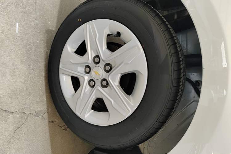 Used Chevrolet Cavalier 2018 320 Manual Enjoyment Edition Right Rear Wheel Hub