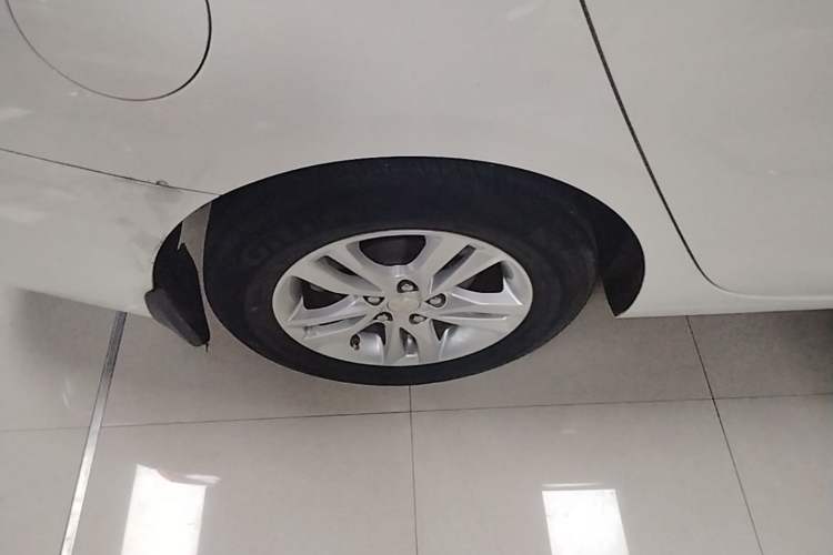 Used Chevrolet Cavalier 2018 320 Automatic Xinyue Edition Right Rear Wheel Hub