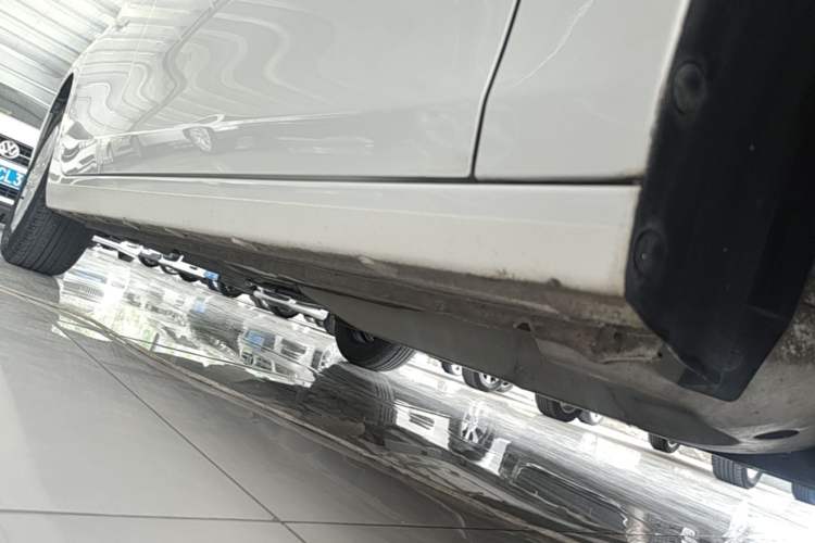 Used Chevrolet Cavalier 2018 320 Automatic Enjoyment Sunroof Edition Right Side Sill