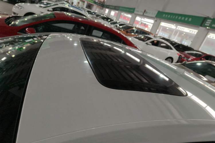 Used Chevrolet Cavalier 2018 320 Automatic Xinyue Edition Roof