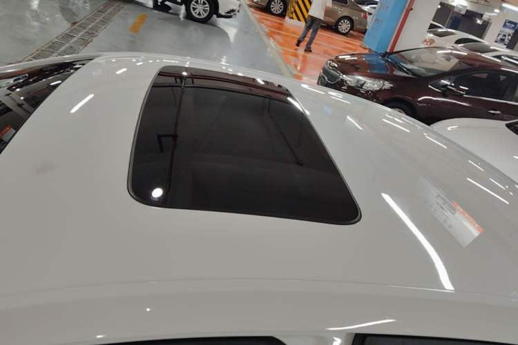 Used Chevrolet Cavalier 2018 320 Automatic Enjoyment Sunroof Edition Roof