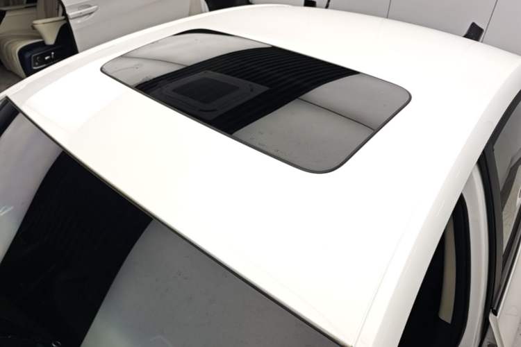 Used Chevrolet Cavalier 2018 320 Automatic Xinyue Edition Roof