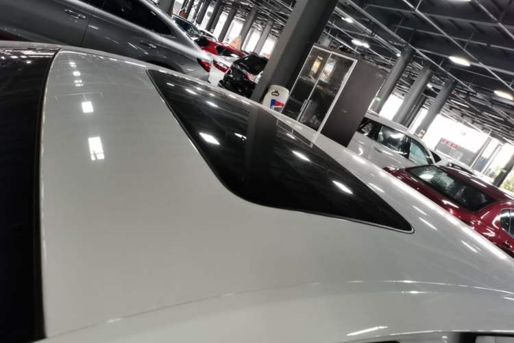 Used Chevrolet Cavalier 2018 320 Automatic Xinyue Edition Roof