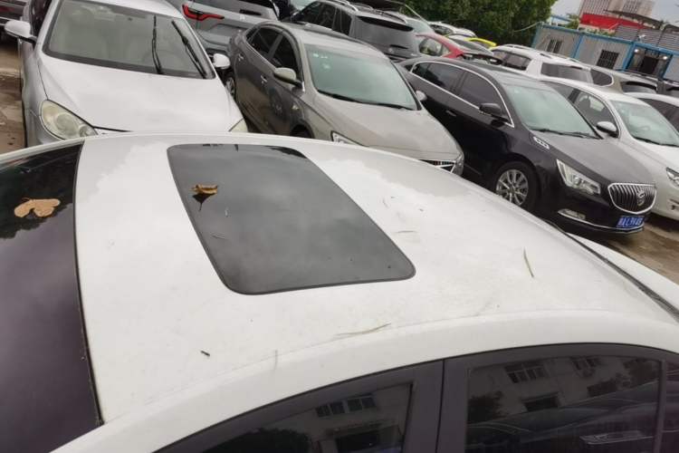 Used Chevrolet Cavalier 2018 320 Manual Xinyue Edition Roof