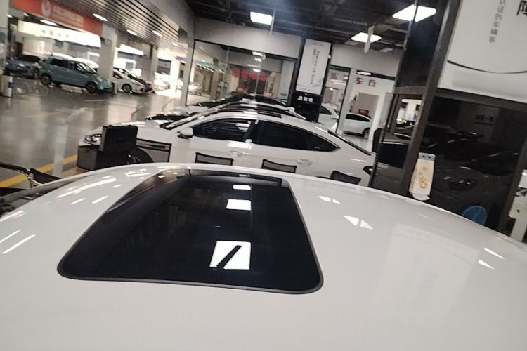 Used Chevrolet Cavalier 2018 320 Automatic Xinyue Edition Roof