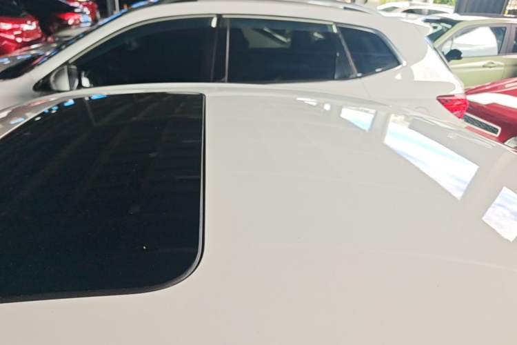 Used Chevrolet Cavalier 2018 320 Automatic Xinyue Edition Roof