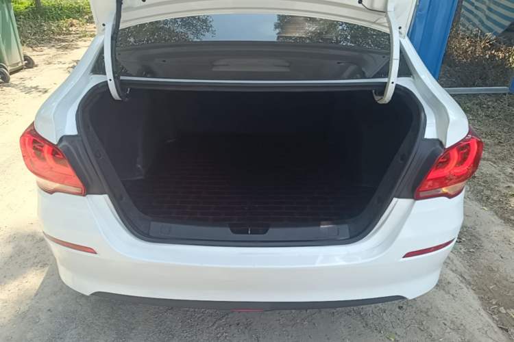 Used Chevrolet Cavalier 2018 320 Automatic Enjoyment Sunroof Edition Trunk