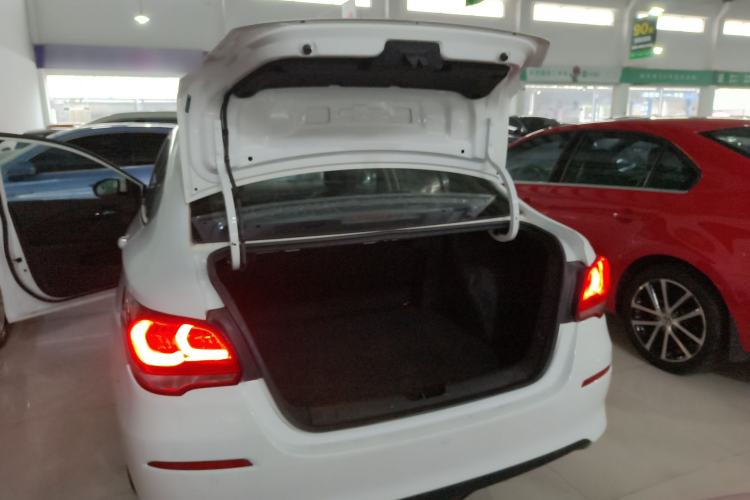 Used Chevrolet Cavalier 2018 320 Automatic Xinyue Edition Trunk