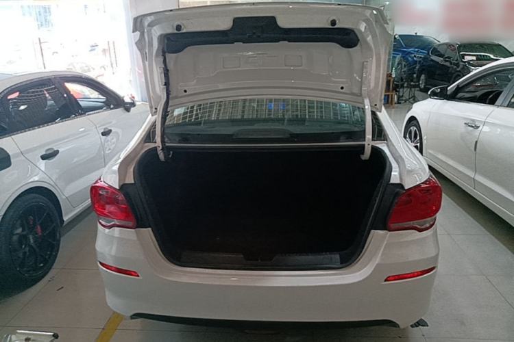 Used Chevrolet Cavalier 2018 320 Automatic Enjoyment Sunroof Edition Trunk