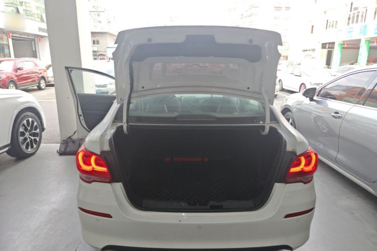 Used Chevrolet Cavalier 2018 320 Automatic Xinyue Edition Trunk