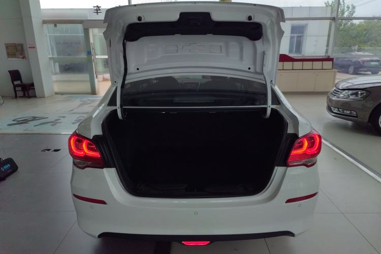 Used Chevrolet Cavalier 2018 320 Automatic Xinyue Edition Trunk